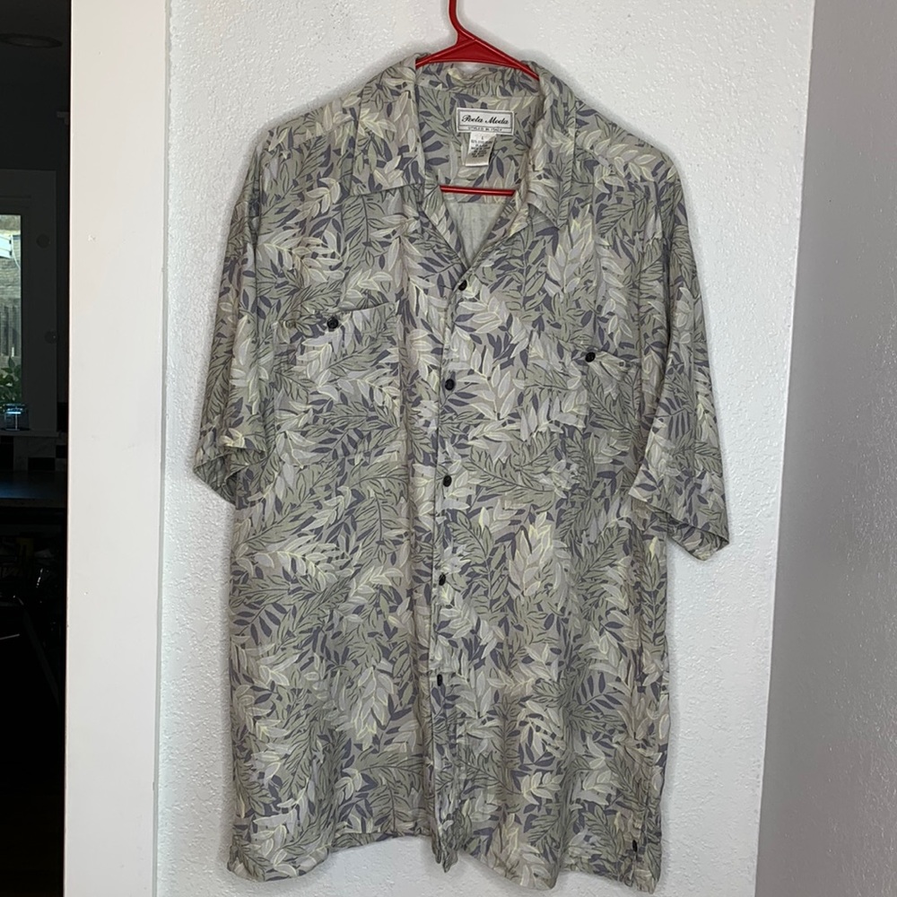 Poeta Moda 100%  silk floral green gray short sleeve button up shirt